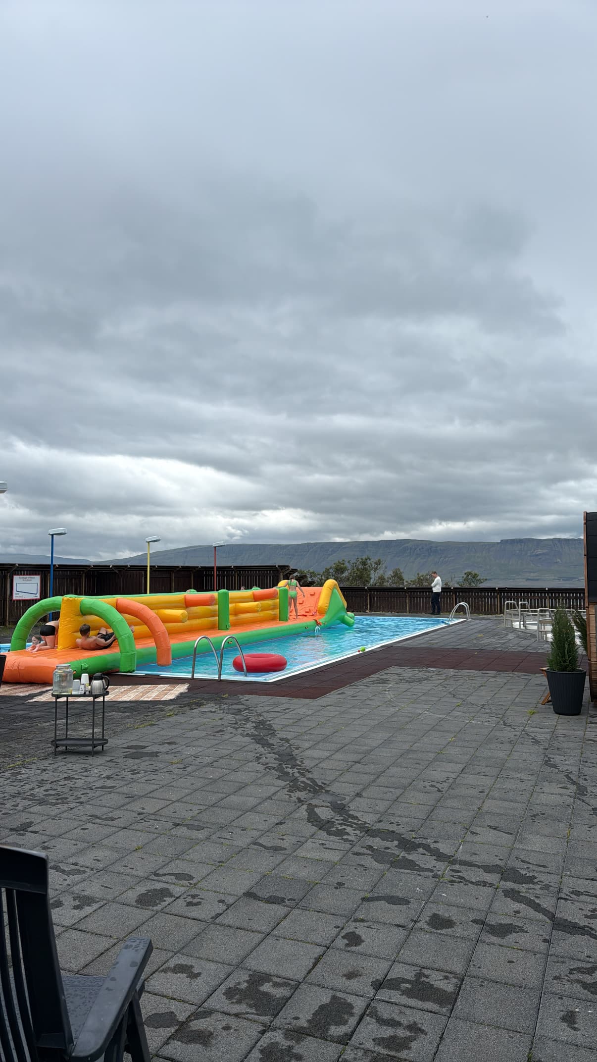 Þrautabrautin í sundlauginni að Hlöðum